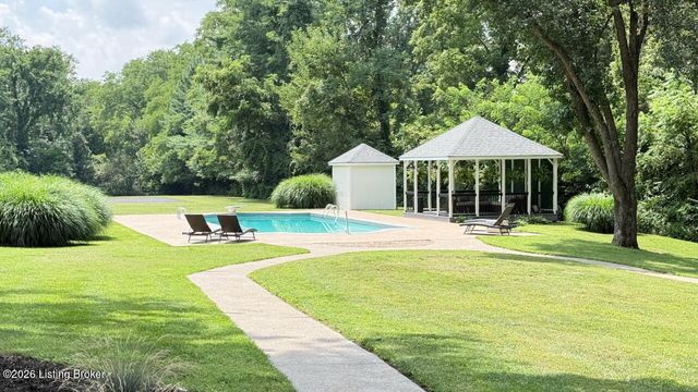 702 Dorsey Ln, Louisville, KY 40223