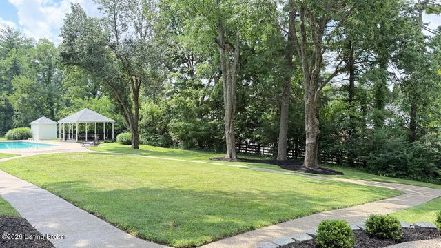 702 Dorsey Ln, Louisville, KY 40223