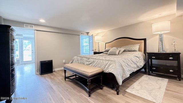 702 Dorsey Ln, Louisville, KY 40223