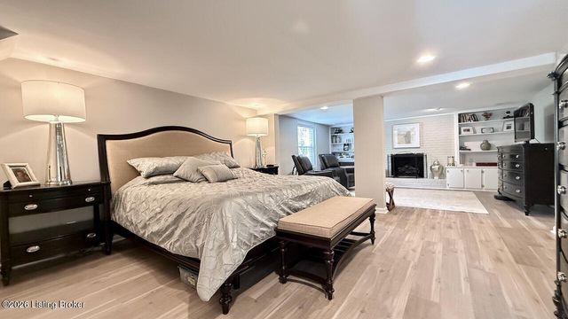 702 Dorsey Ln, Louisville, KY 40223