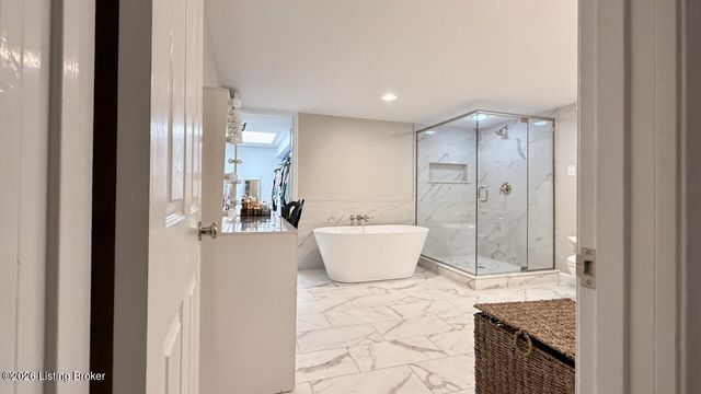 702 Dorsey Ln, Louisville, KY 40223