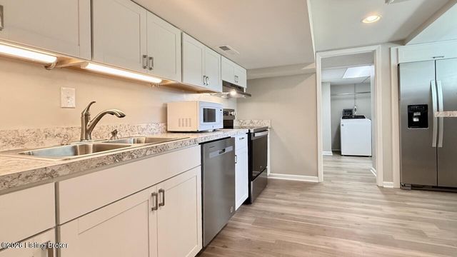702 Dorsey Ln, Louisville, KY 40223
