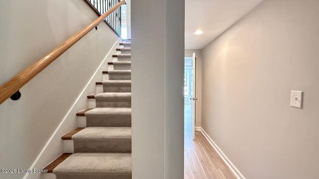 702 Dorsey Ln, Louisville, KY 40223