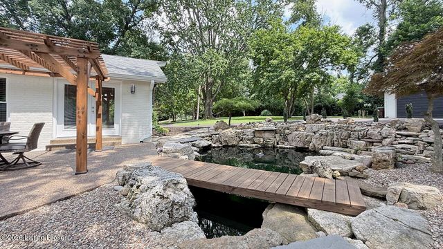 702 Dorsey Ln, Louisville, KY 40223