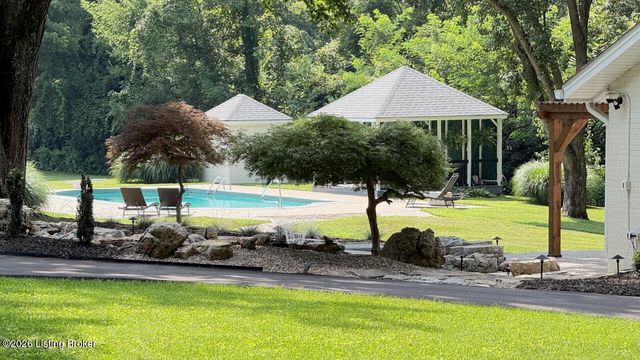 702 Dorsey Ln, Louisville, KY 40223