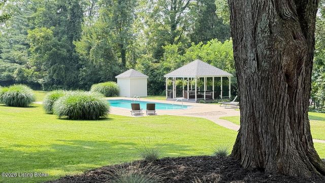 702 Dorsey Ln, Louisville, KY 40223