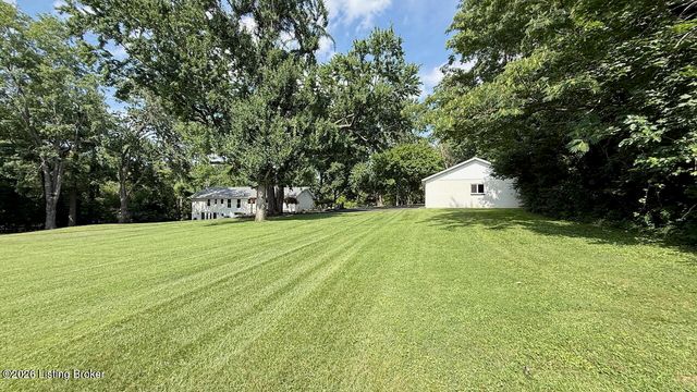 702 Dorsey Ln, Louisville, KY 40223
