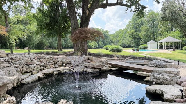 702 Dorsey Ln, Louisville, KY 40223