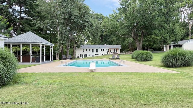 702 Dorsey Ln, Louisville, KY 40223