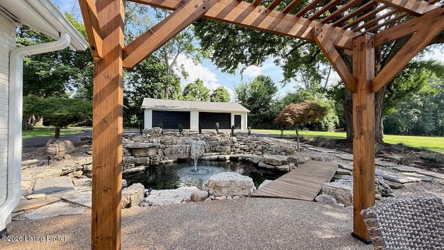 702 Dorsey Ln, Louisville, KY 40223