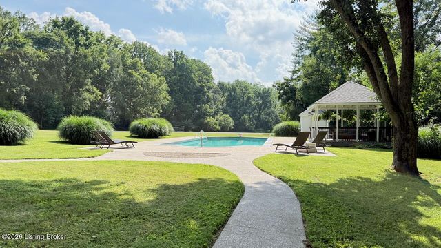 702 Dorsey Ln, Louisville, KY 40223