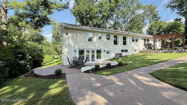 702 Dorsey Ln, Louisville, KY 40223