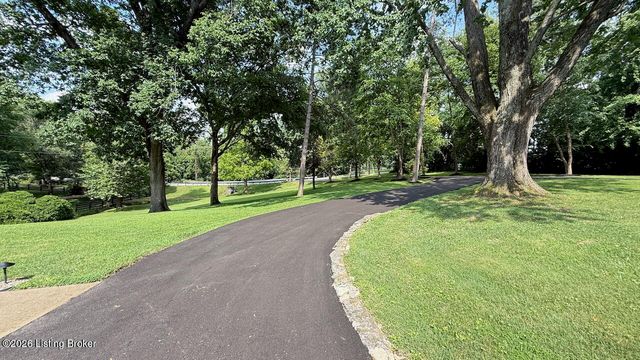 702 Dorsey Ln, Louisville, KY 40223
