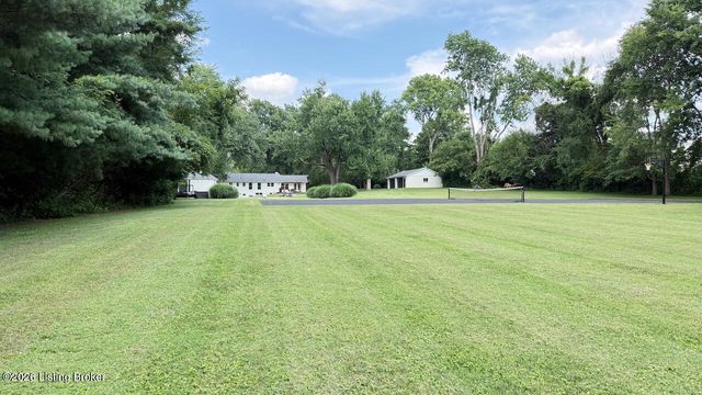 702 Dorsey Ln, Louisville, KY 40223
