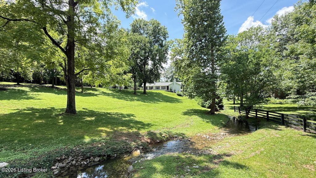 702 Dorsey Ln, Louisville, KY 40223