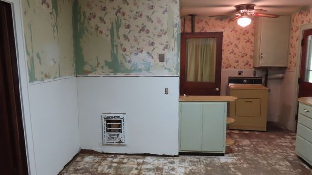 107 6th Street NE, Springhill, LA 71075