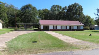 107 6th Street NE, Springhill, LA 71075