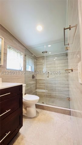 2250 SW 23rd St, Miami, FL 33145