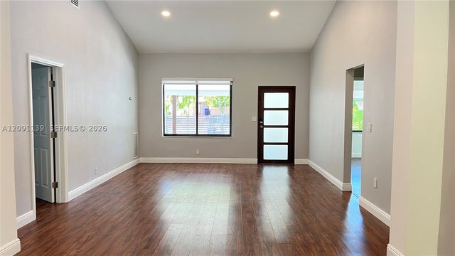 2250 SW 23rd St, Miami, FL 33145