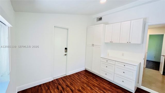 2250 SW 23rd St, Miami, FL 33145