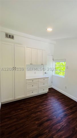 2250 SW 23rd St, Miami, FL 33145