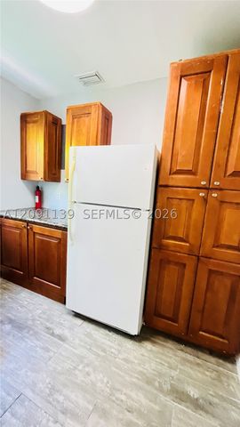 2250 SW 23rd St, Miami, FL 33145