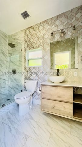 2250 SW 23rd St, Miami, FL 33145