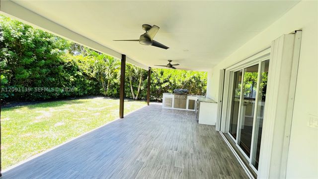 2250 SW 23rd St, Miami, FL 33145