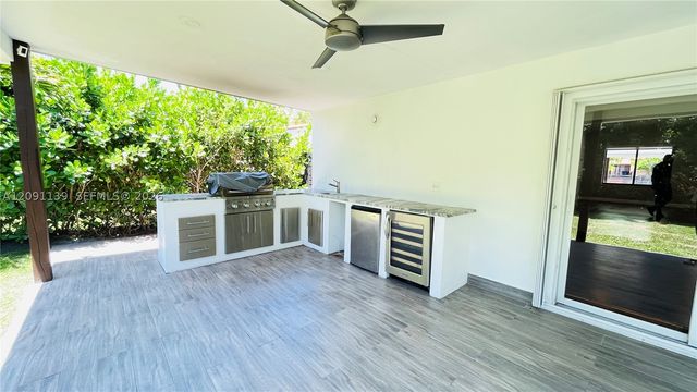 2250 SW 23rd St, Miami, FL 33145