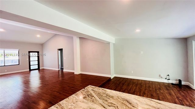 2250 SW 23rd St, Miami, FL 33145