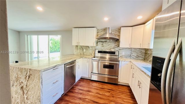 2250 SW 23rd St, Miami, FL 33145