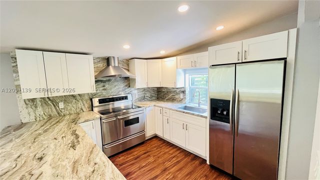 2250 SW 23rd St, Miami, FL 33145