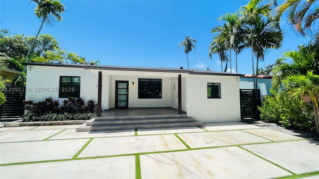 2250 SW 23rd St, Miami, FL 33145