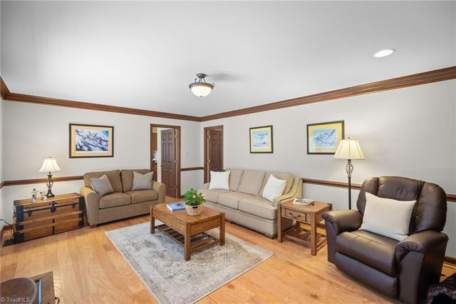 3804 Oak Forest Drive, High Point, NC 27265