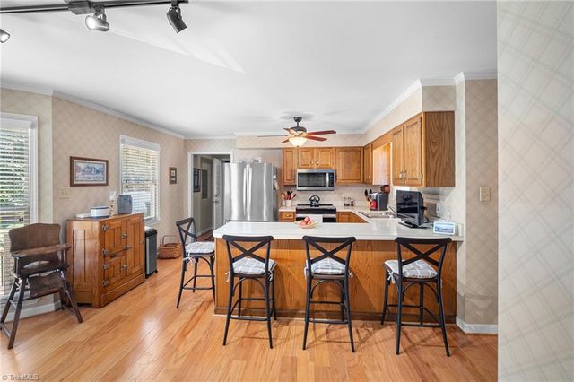 3804 Oak Forest Drive, High Point, NC 27265