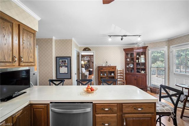 3804 Oak Forest Drive, High Point, NC 27265