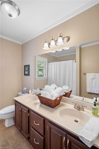 3804 Oak Forest Drive, High Point, NC 27265