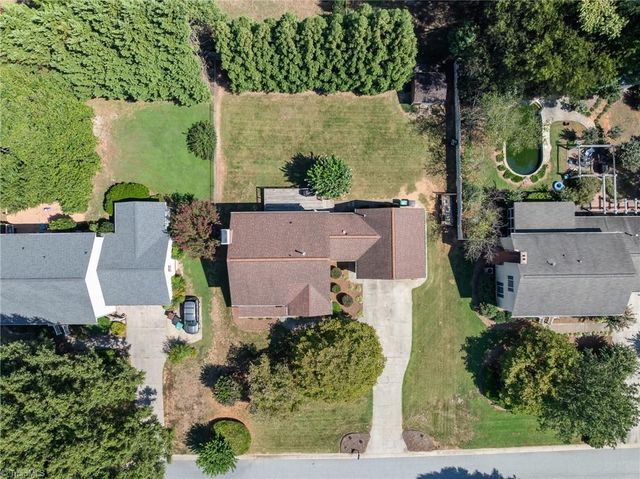 3804 Oak Forest Drive, High Point, NC 27265