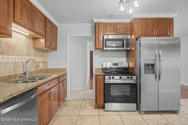 2907 Woodlawn Avenue, Moss Point, MS 39563