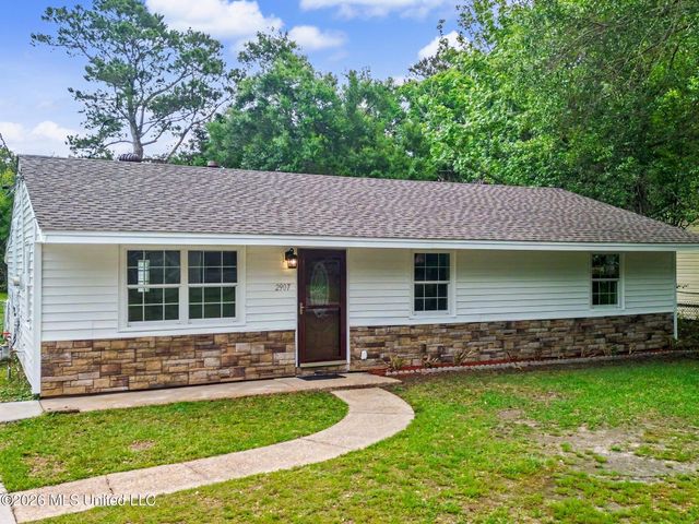 2907 Woodlawn Avenue, Moss Point, MS 39563