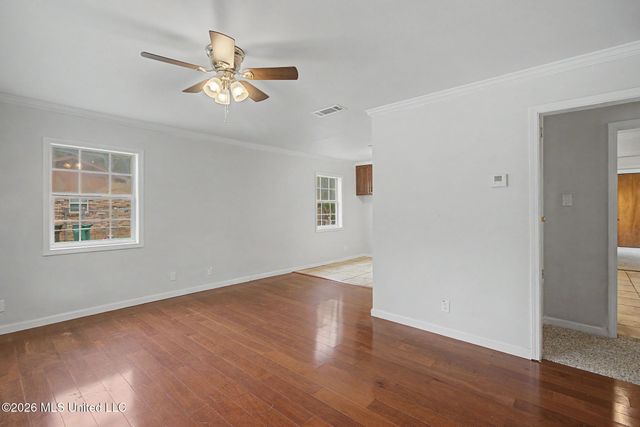 2907 Woodlawn Avenue, Moss Point, MS 39563
