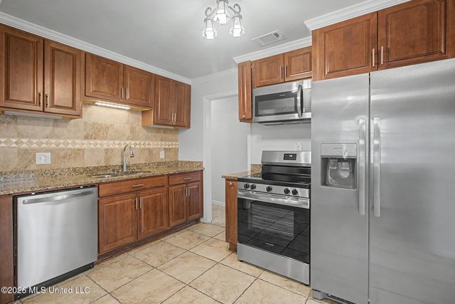 2907 Woodlawn Avenue, Moss Point, MS 39563
