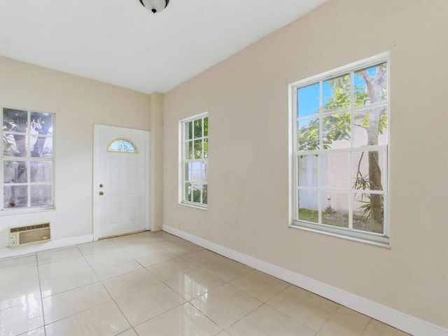 1235 Sussex Street, Boynton Beach, FL 33436