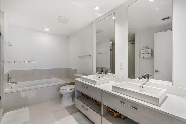 55 SW 9th Street 4001, Miami, FL 33130