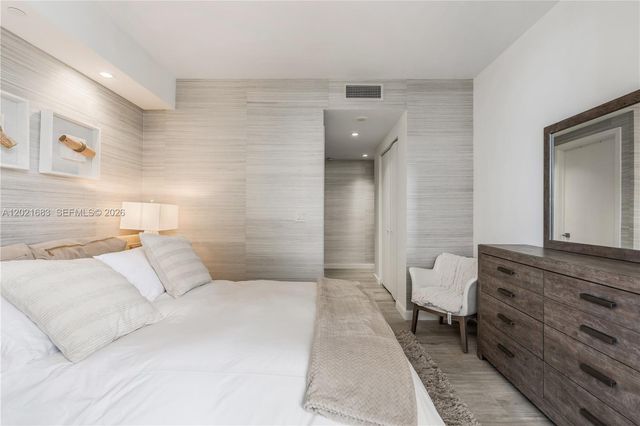 55 SW 9th Street 4001, Miami, FL 33130