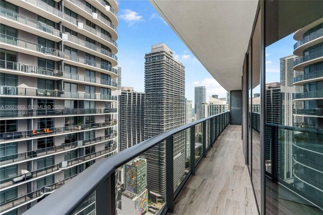 55 SW 9th Street 4001, Miami, FL 33130