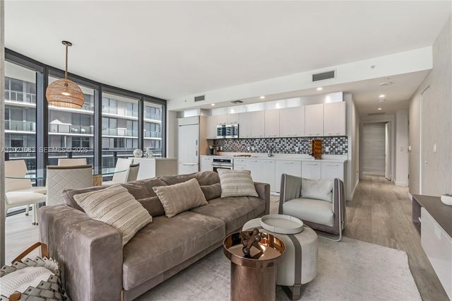 55 SW 9th Street 4001, Miami, FL 33130