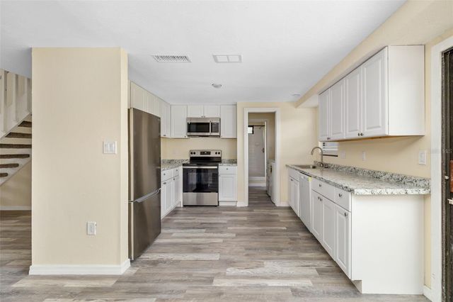 2004 WOOD HOLLOW PLACE, Sarasota, FL 34235