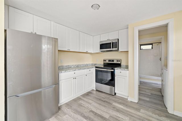 2004 WOOD HOLLOW PLACE, Sarasota, FL 34235