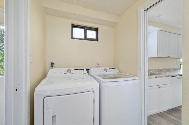 2004 WOOD HOLLOW PLACE, Sarasota, FL 34235